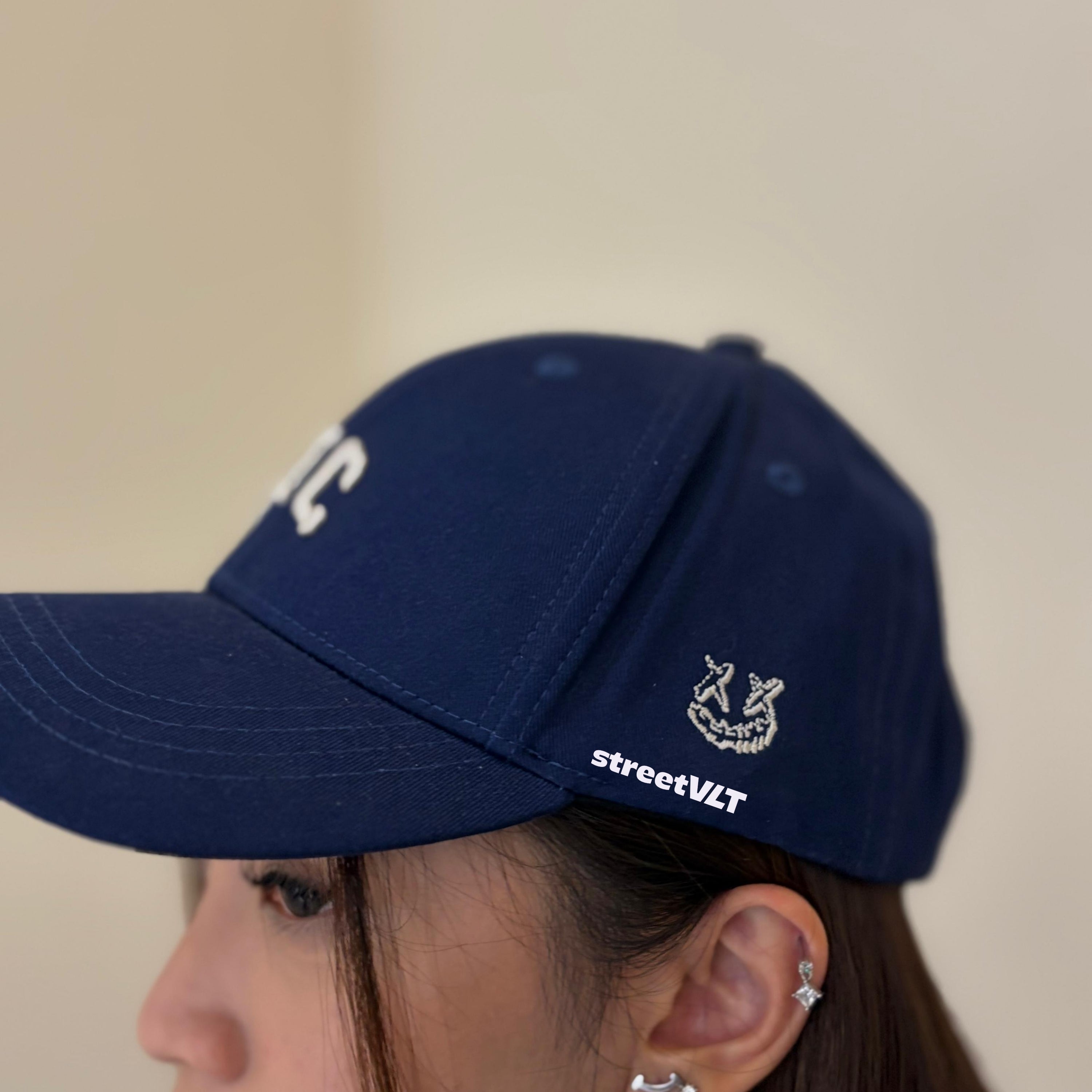 Ricky is Clown Arch Bridge Retro Embroidery Baseball Navy Cap