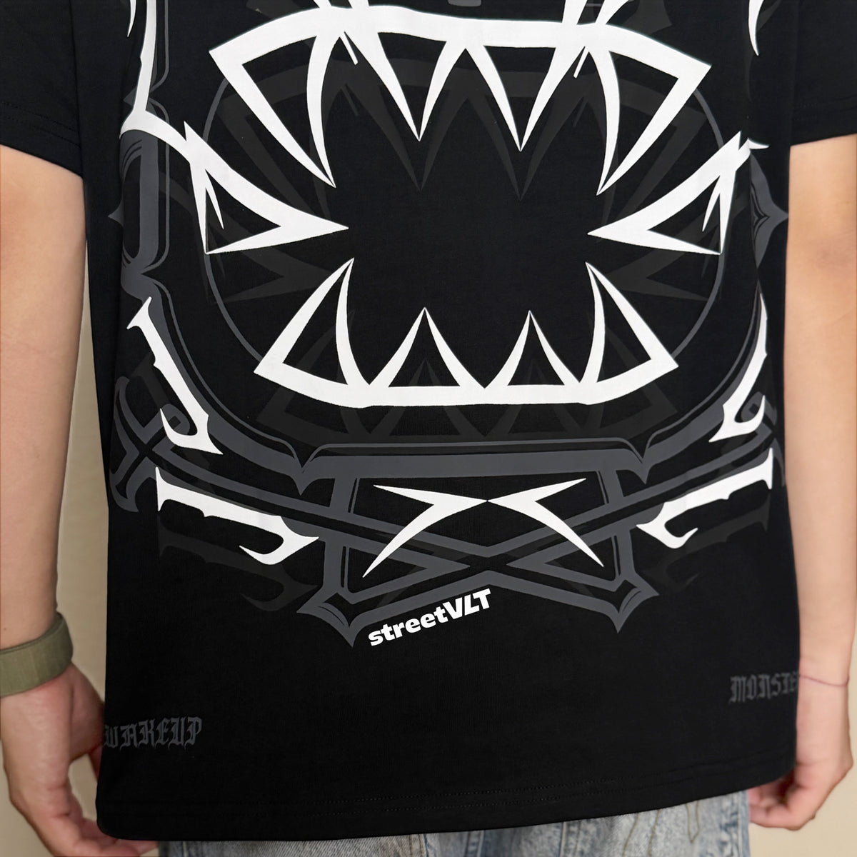 Calmmind Spiked Thorn Monster Tee