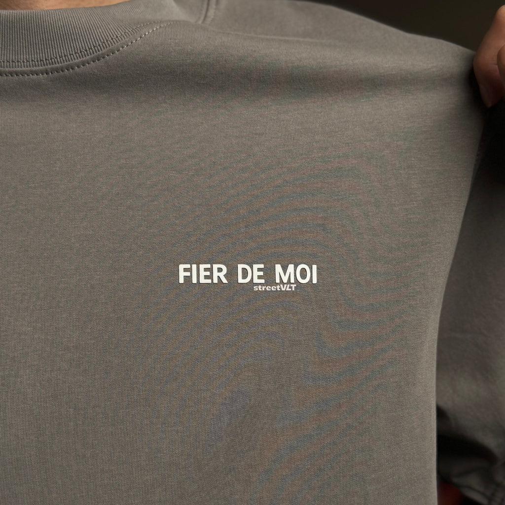 Fier De Moi Capybara Napping Sitting Tee