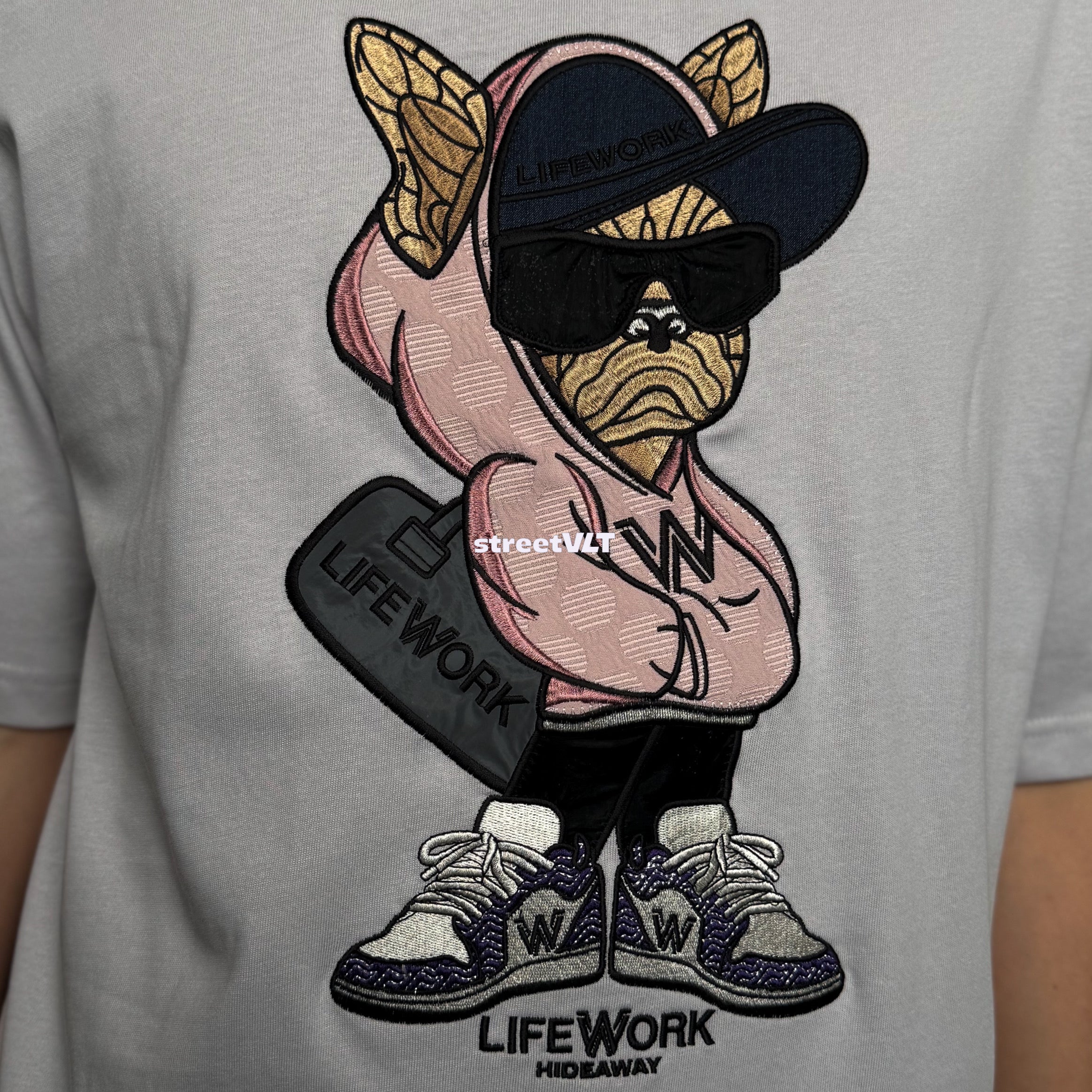 Life Work Korea Duffel Bag Hipdog Embroidered Tee