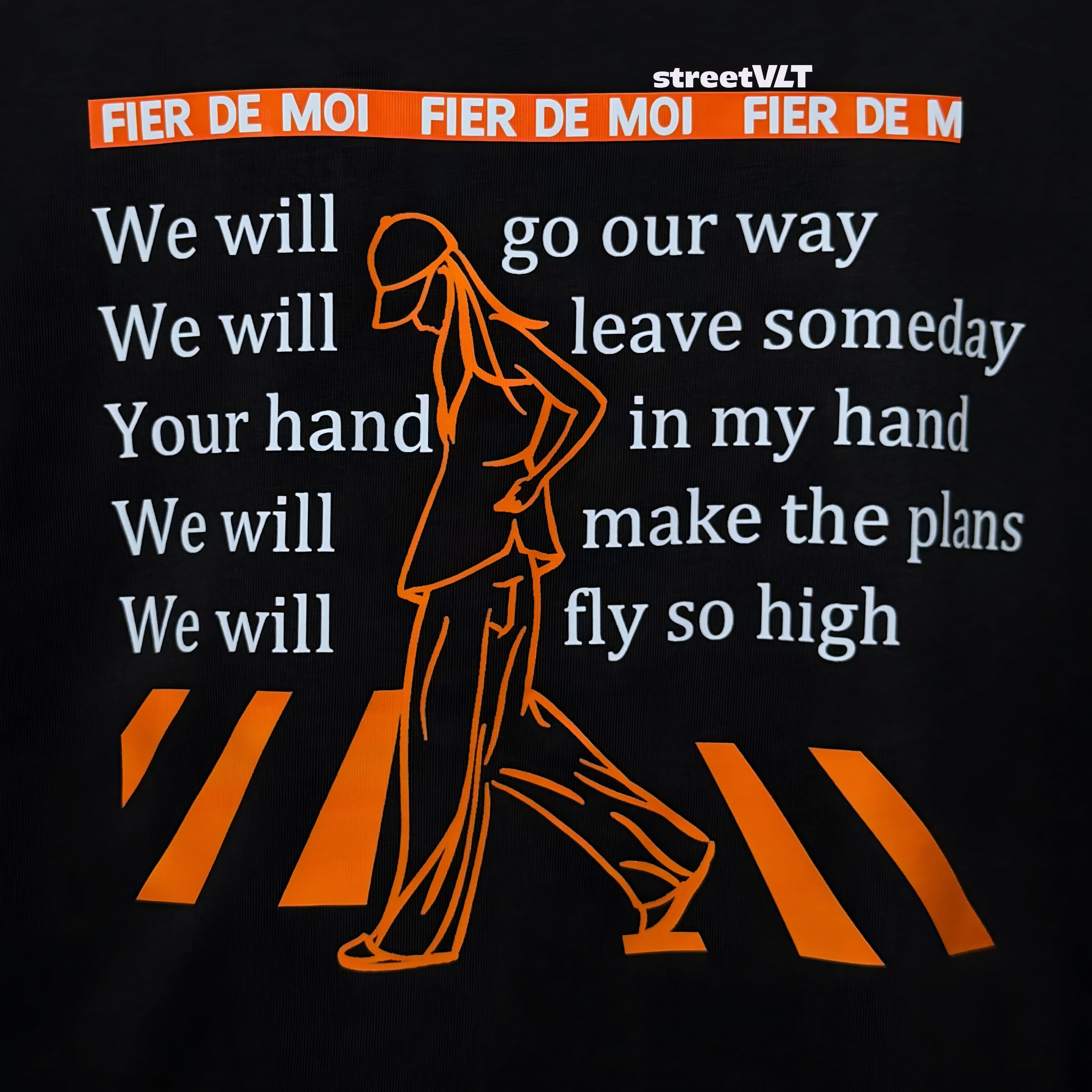 Fier De Moi We Walk Tee