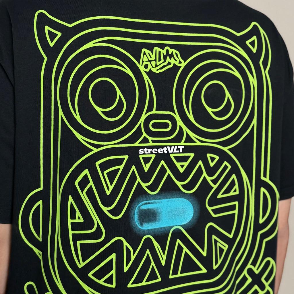 Calmmind Gothic Contrast Monster Tee